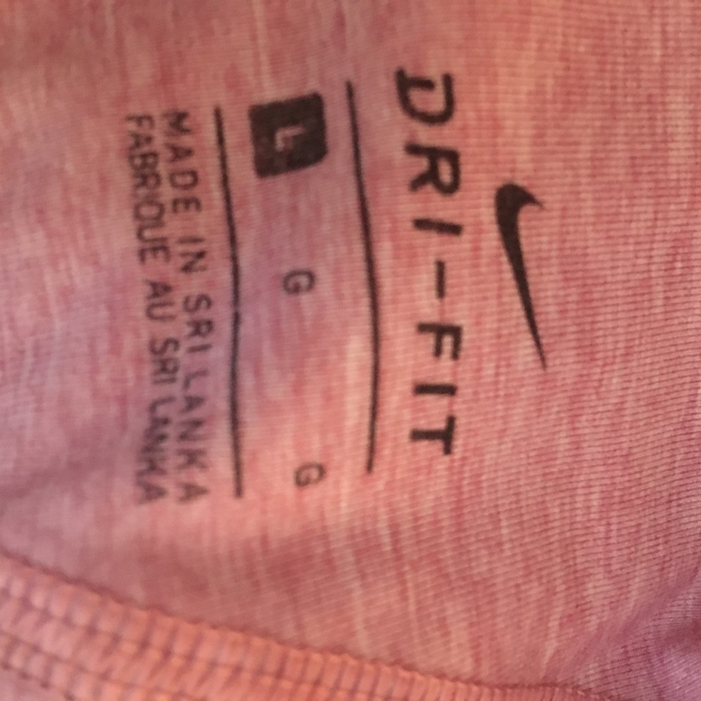 Nike sports bra fits 32 chest